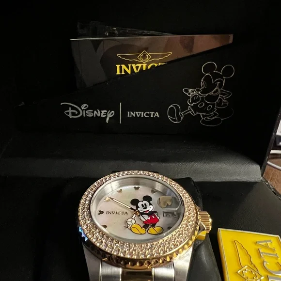 Invicta Disney - Mickey Mouse 24752 Women's Quartz Watch - 40mm - Picture 6 of 8